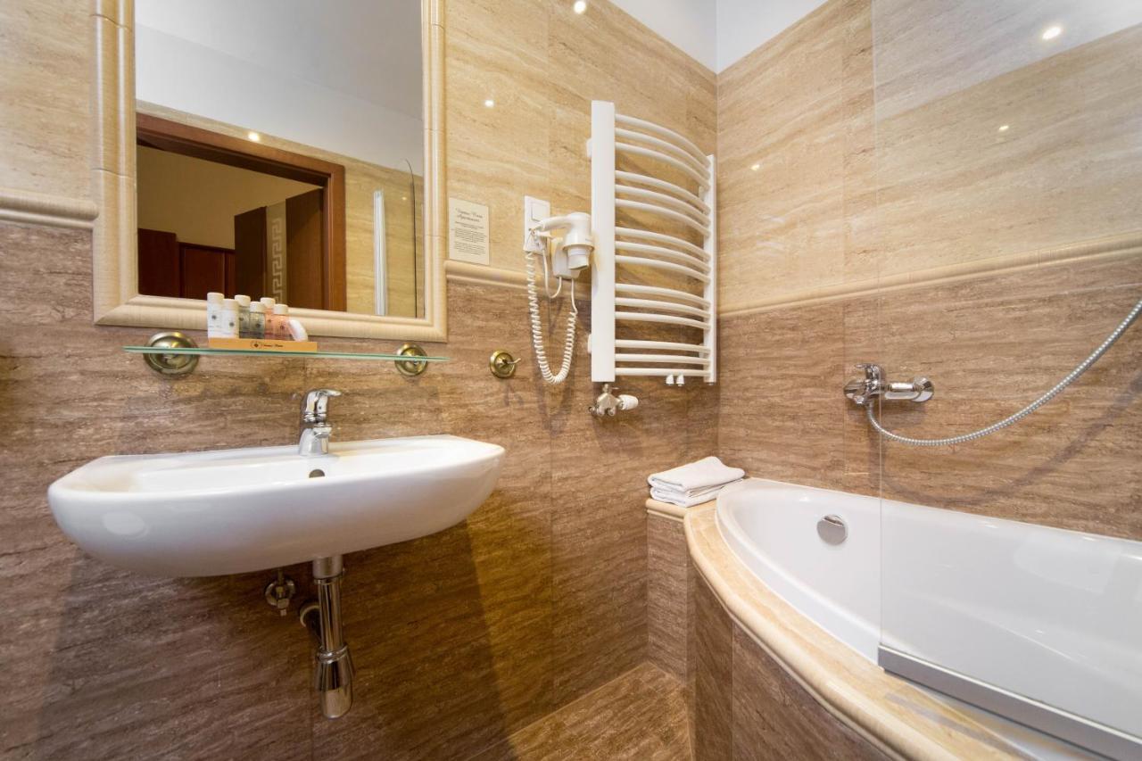 B12 - Comfort Apartemnts City Center Apartment Krasków Exterior foto